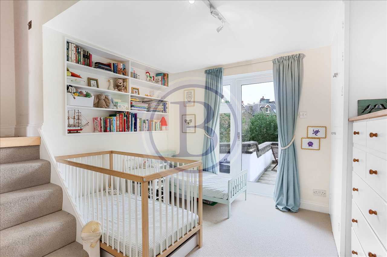 2 bed flat for sale in Yerbury Road  - Property Image 6