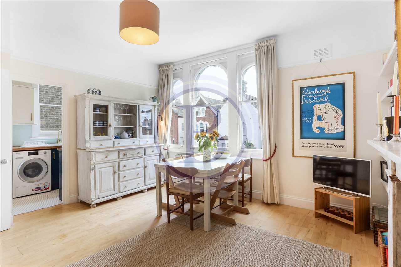 2 bed flat for sale in Yerbury Road 9