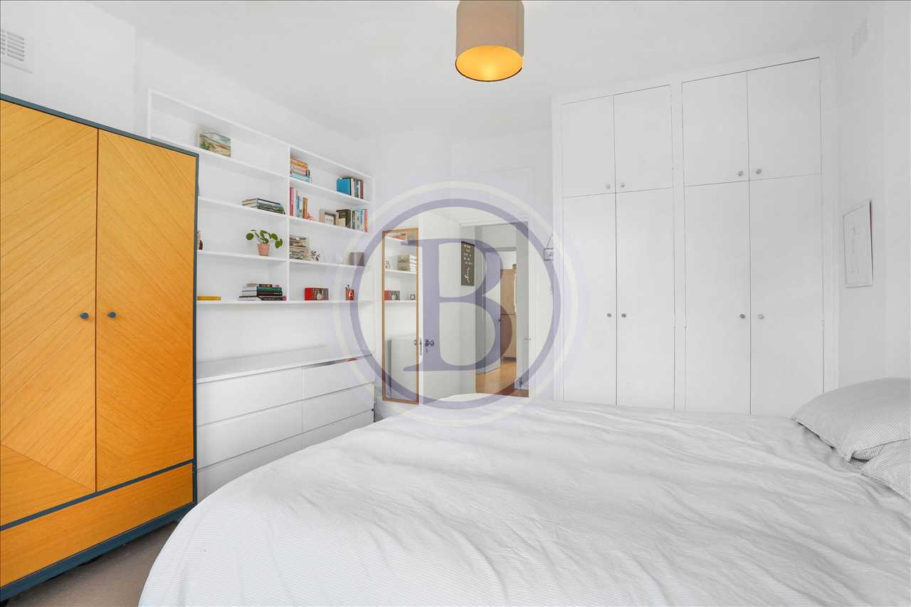 2 bed flat for sale in Yerbury Road 10