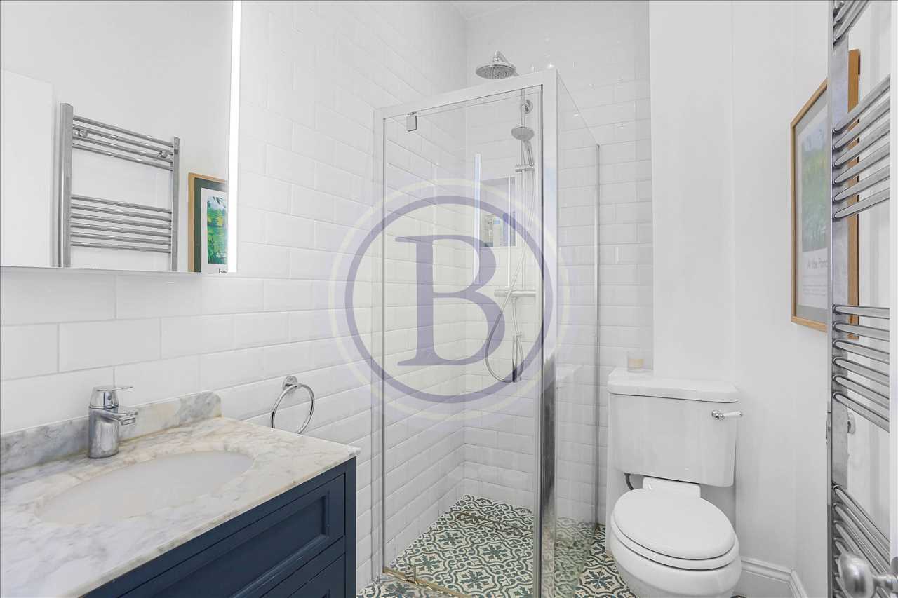 2 bed flat for sale in Yerbury Road 12