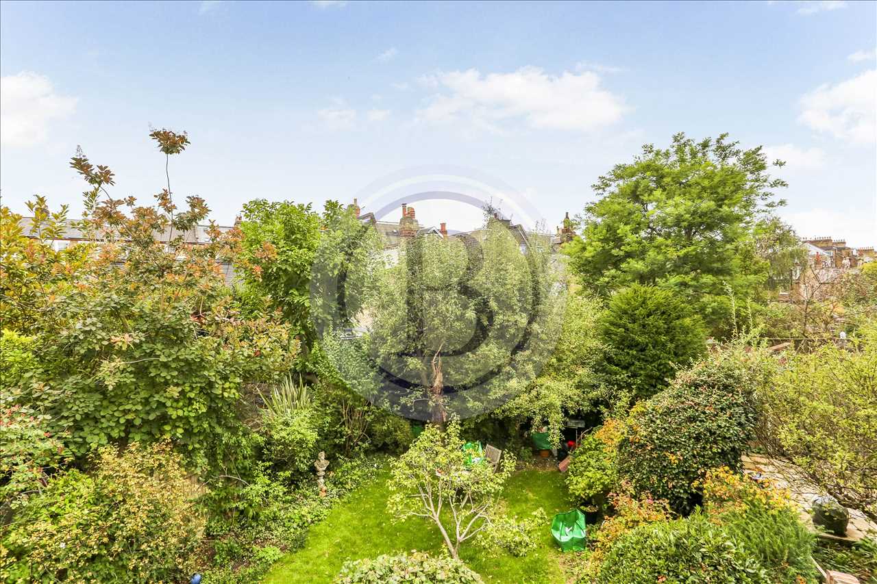 2 bed flat for sale in Yerbury Road 16