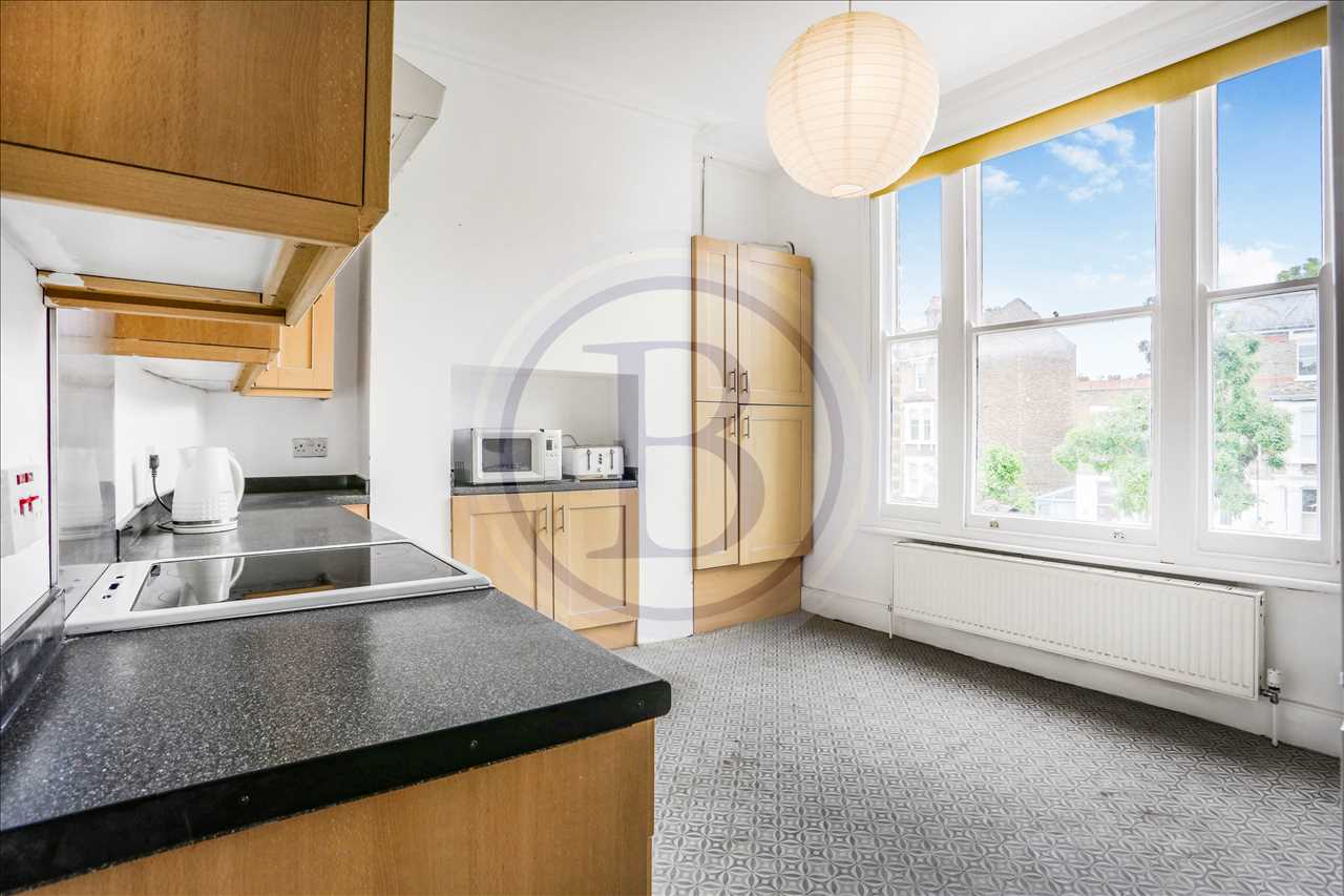 2 bed flat to rent in Tufnell Park Road  - Property Image 2