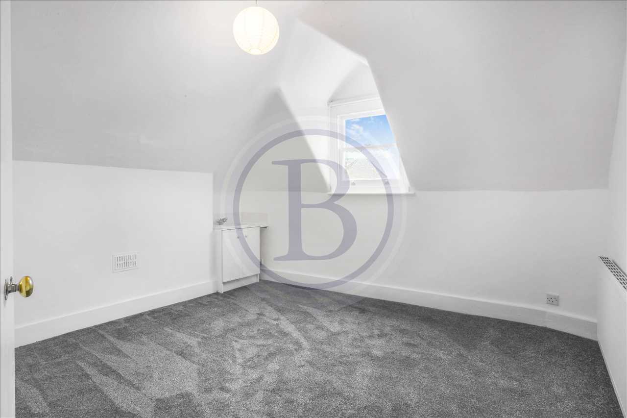 2 bed flat to rent in Tufnell Park Road 4