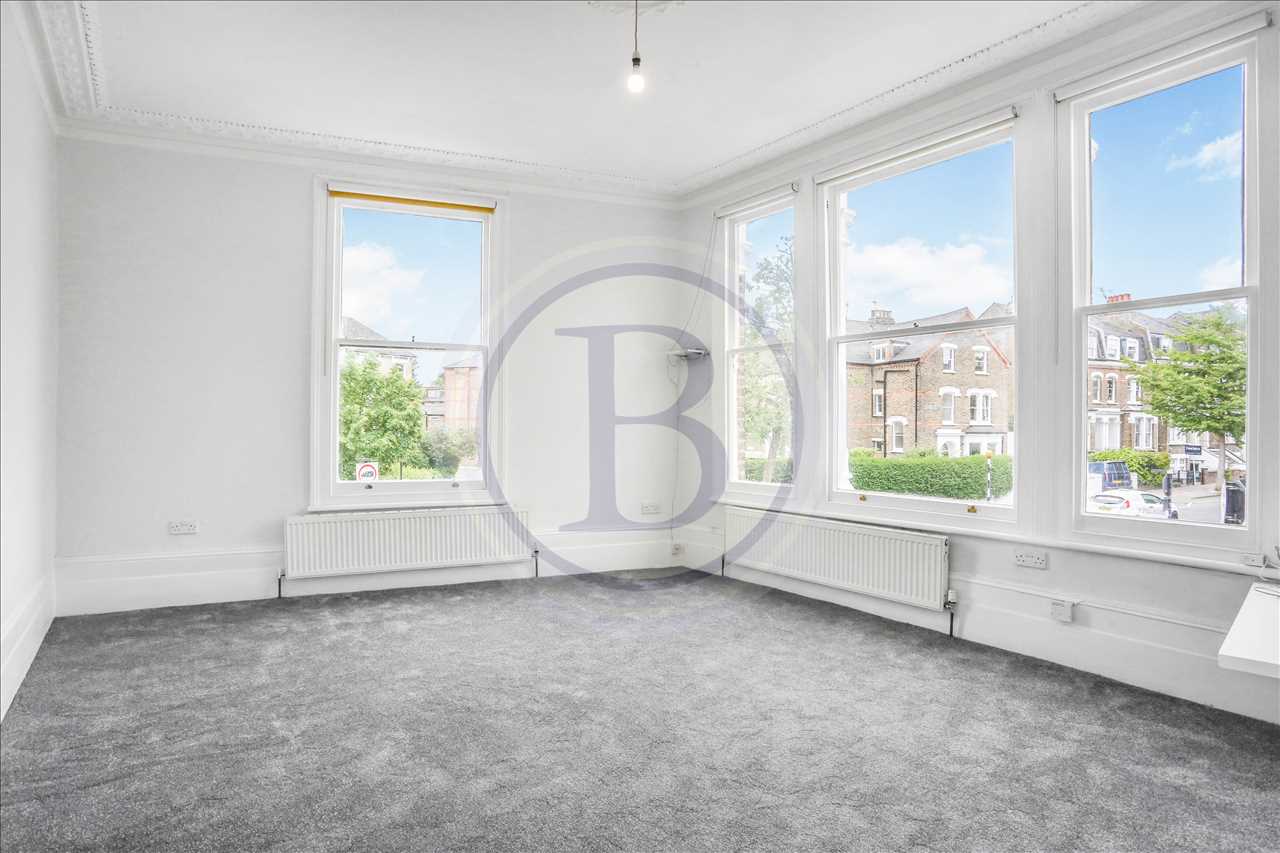 2 bed flat to rent in Tufnell Park Road 6