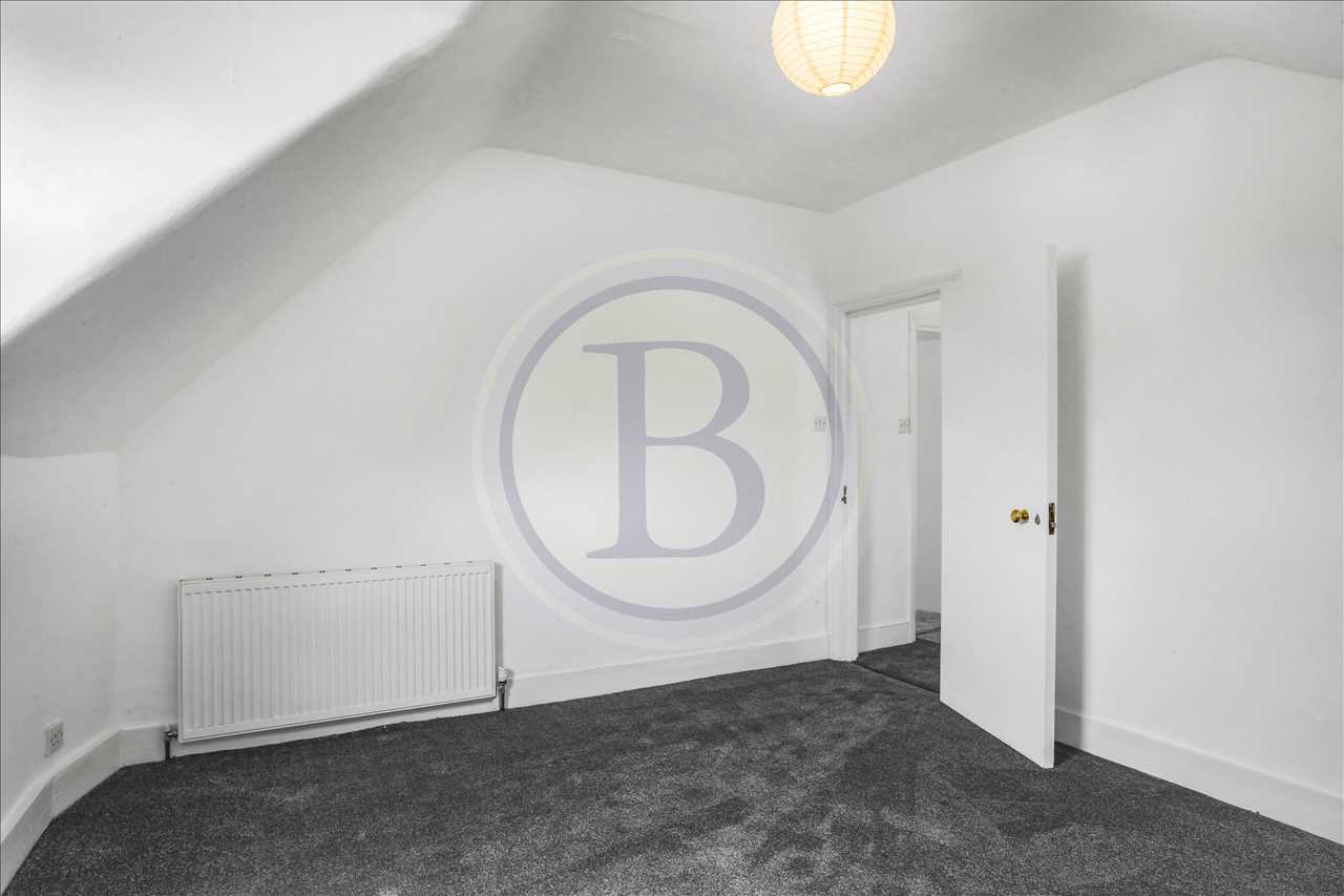2 bed flat to rent in Tufnell Park Road 7