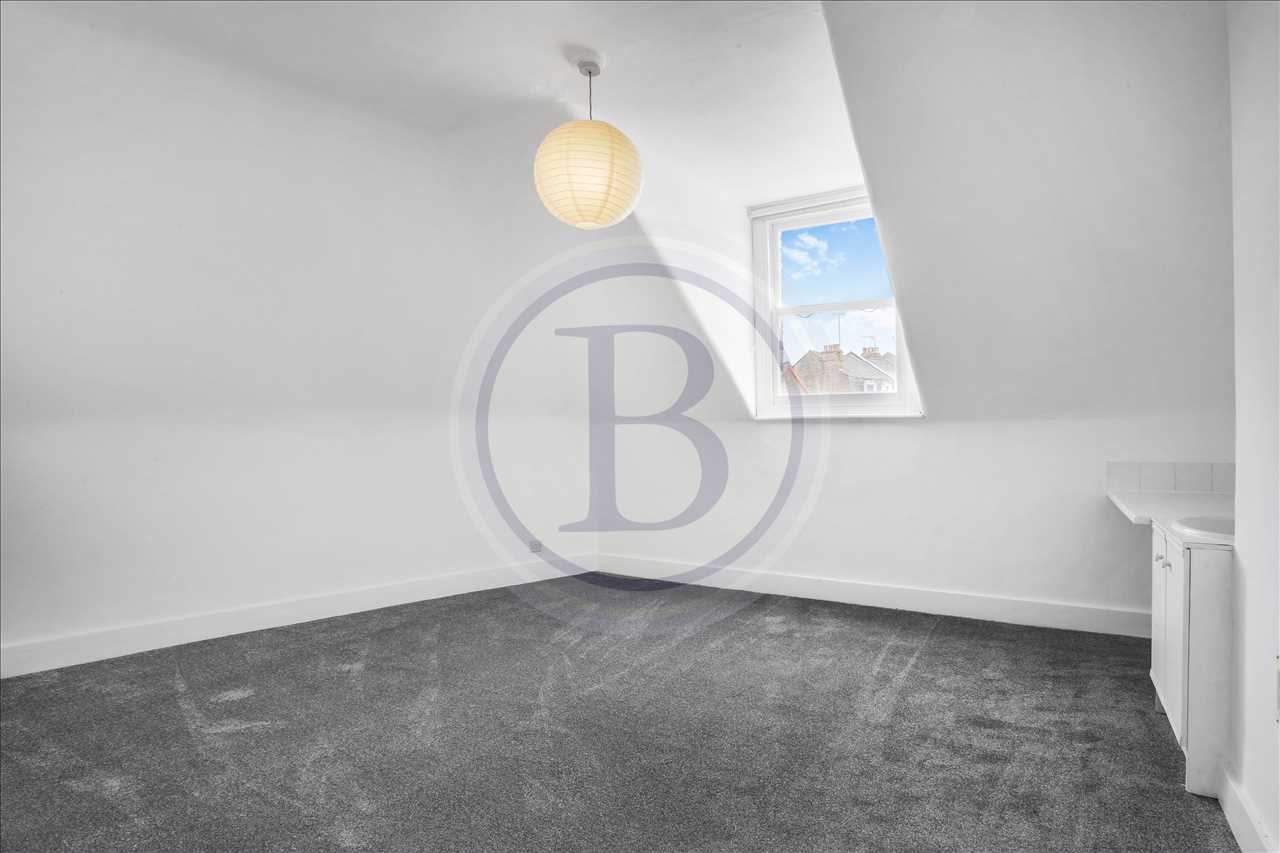 2 bed flat to rent in Tufnell Park Road  - Property Image 9