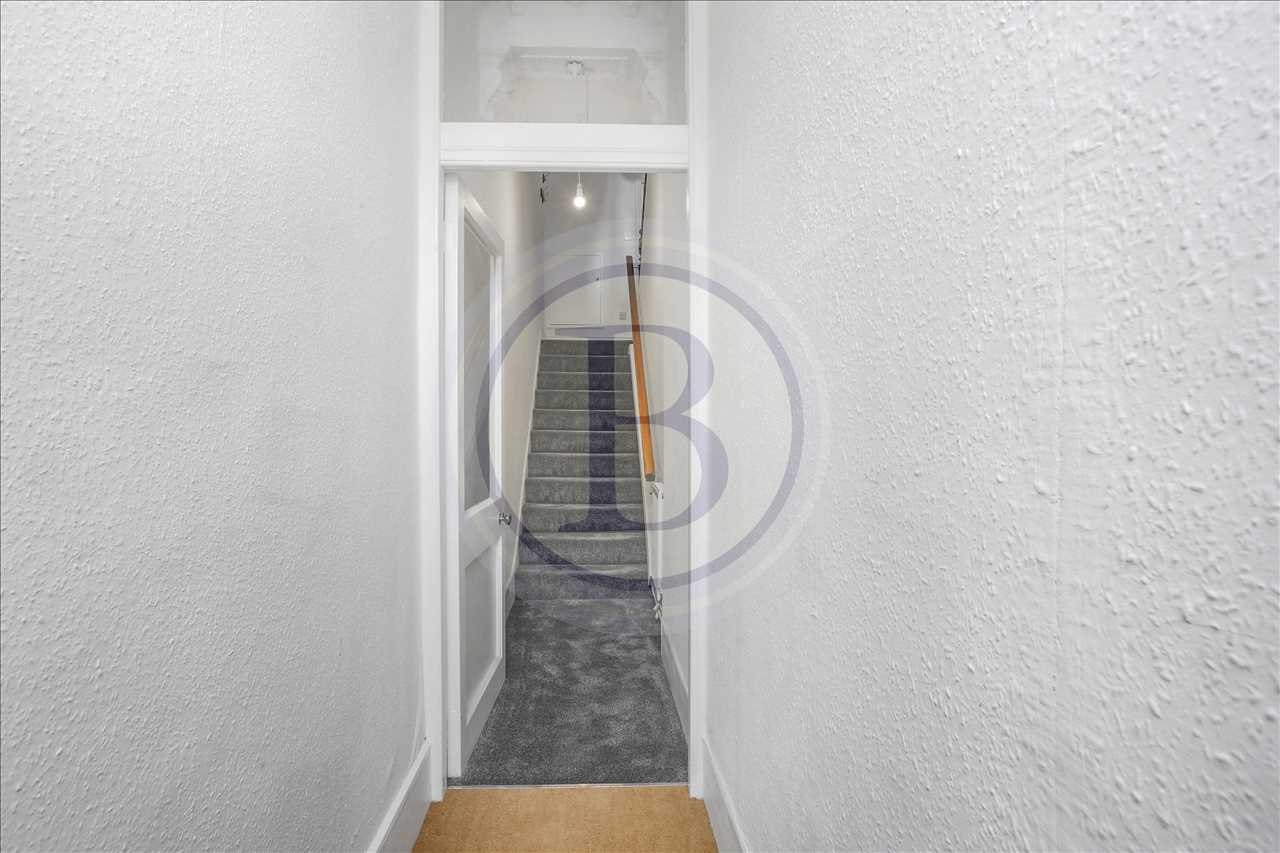 2 bed flat to rent in Tufnell Park Road  - Property Image 12