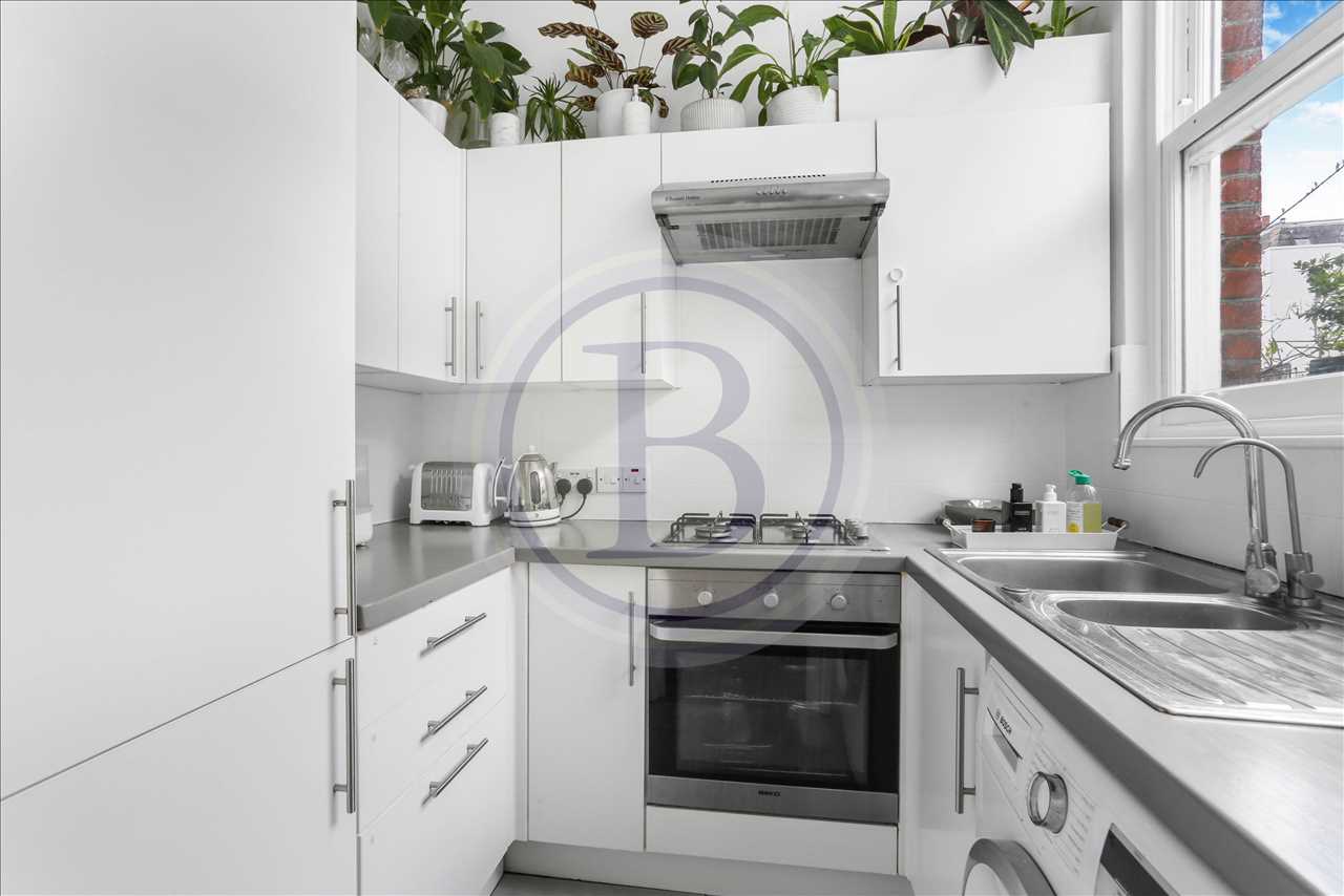 1 bed flat for sale in Fortess Road 3