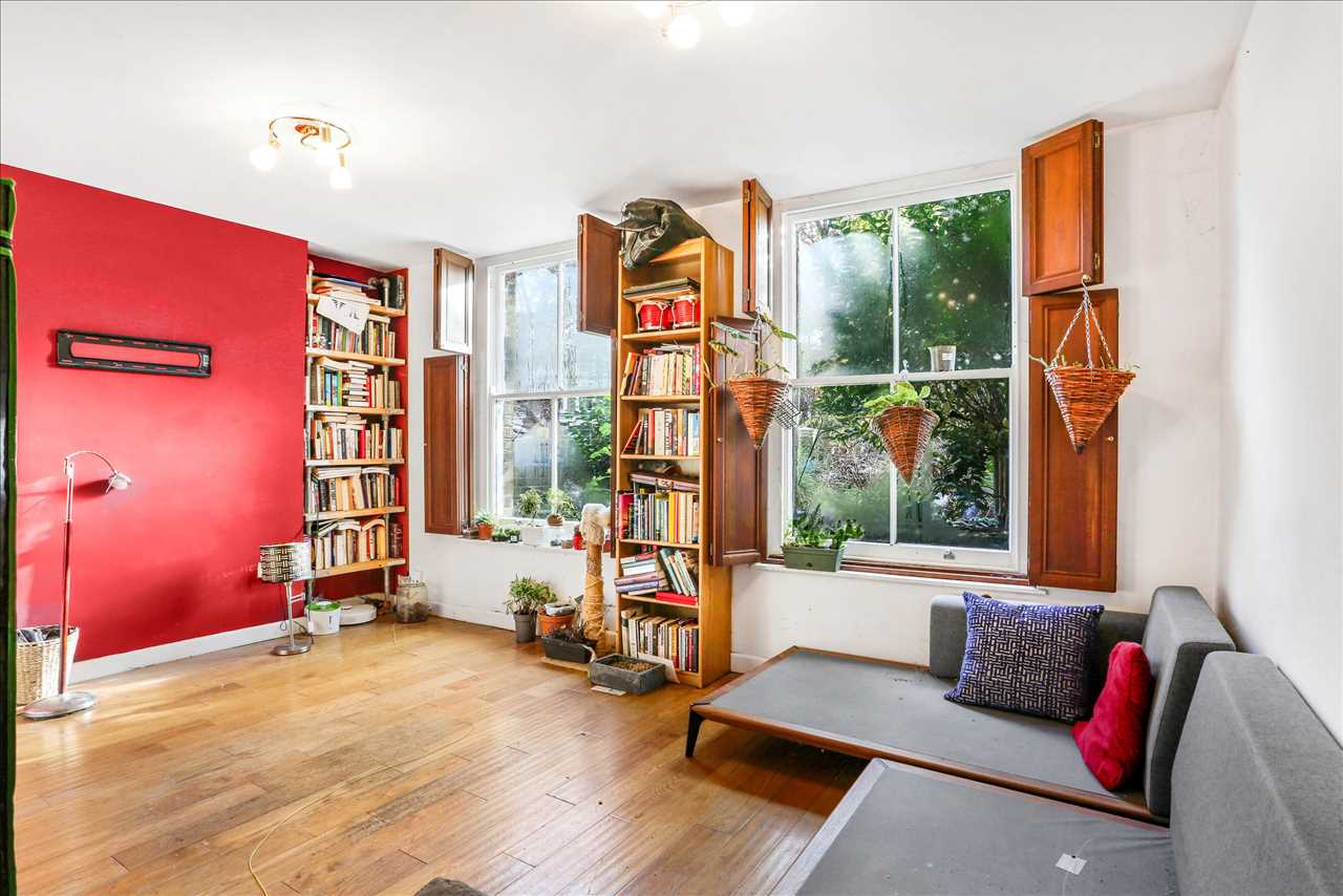 2 bed flat for sale in Leighton Crescent  - Property Image 2