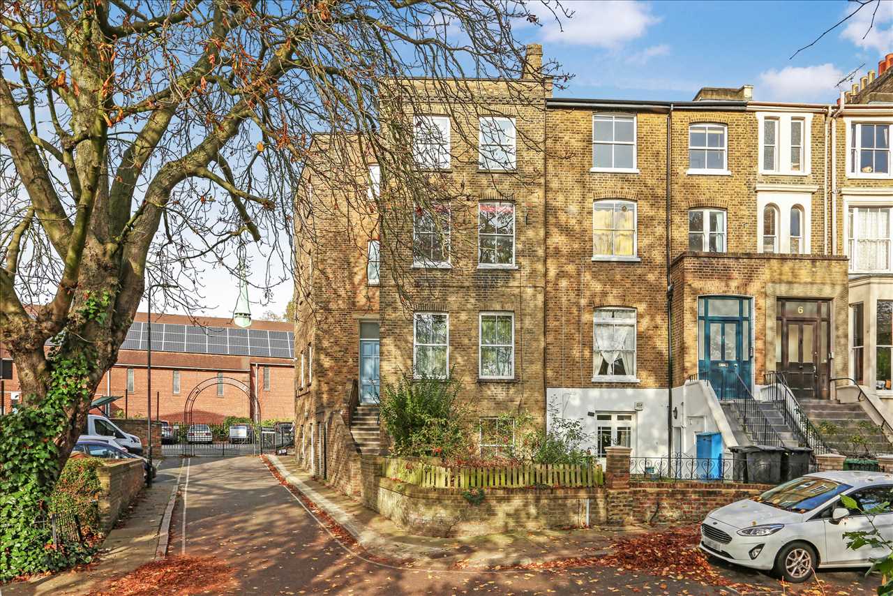 2 bed flat for sale in Leighton Crescent  - Property Image 4