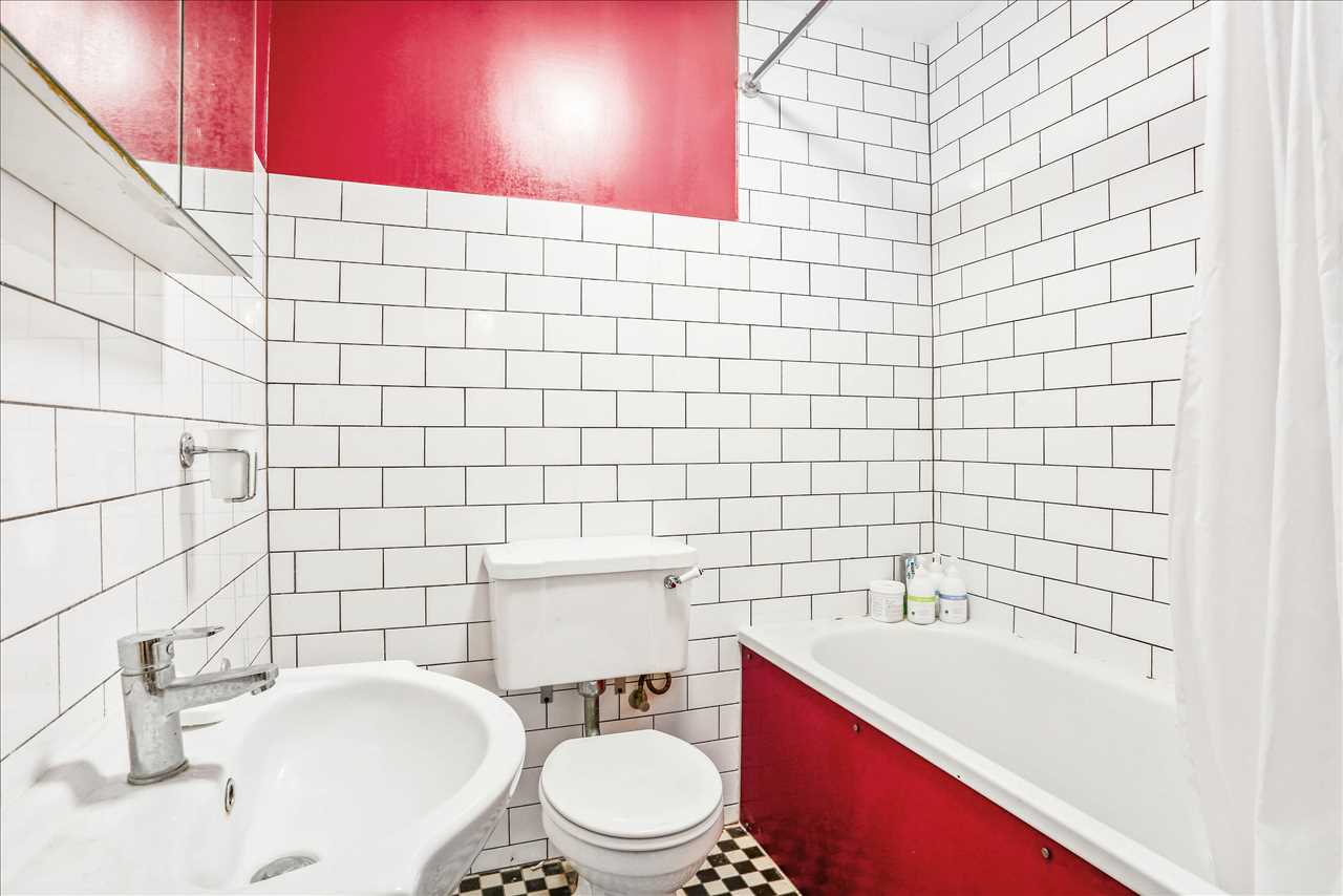 2 bed flat for sale in Leighton Crescent  - Property Image 11
