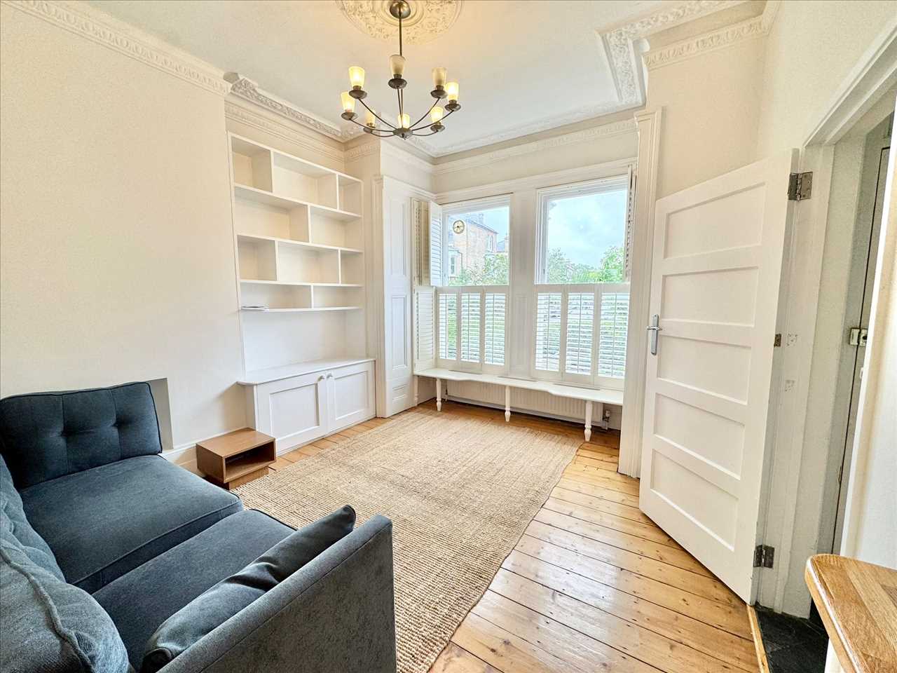 2 bed flat to rent in Dalmeny Road 1