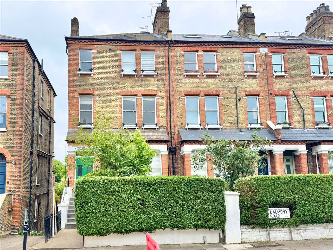 2 bed flat to rent in Dalmeny Road 9