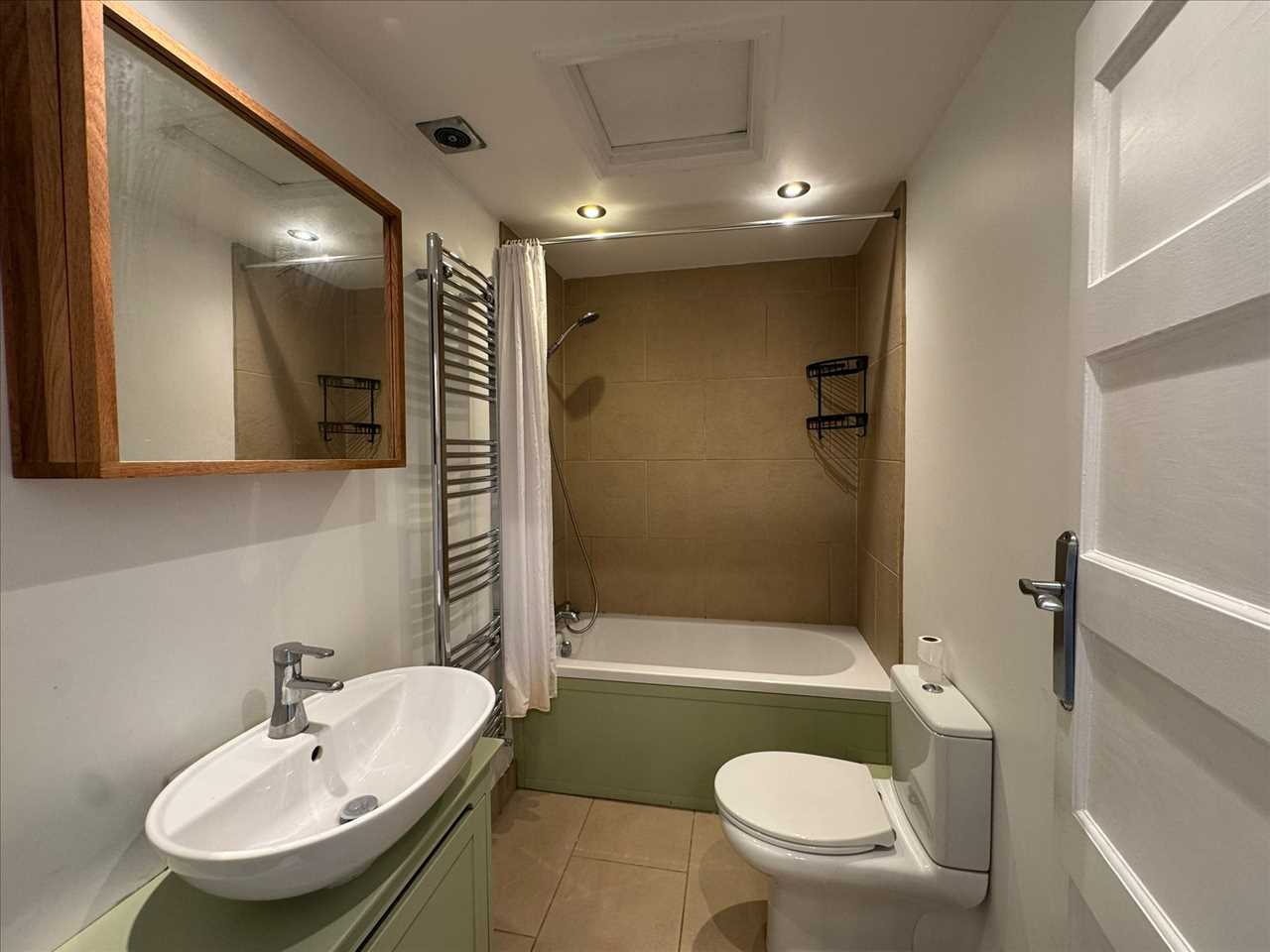 2 bed flat to rent in Dalmeny Road 11