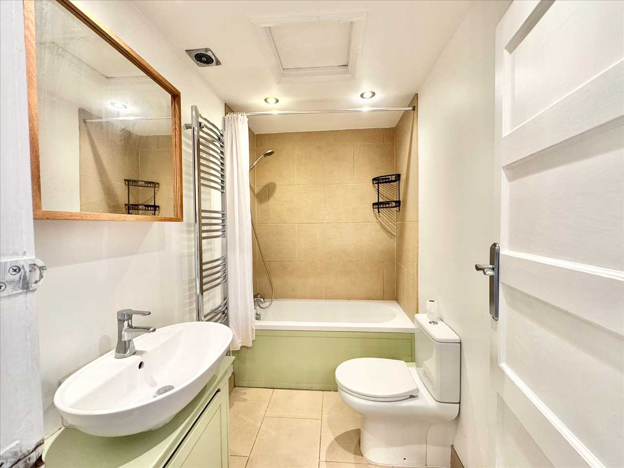 2 bed flat to rent in Dalmeny Road 12