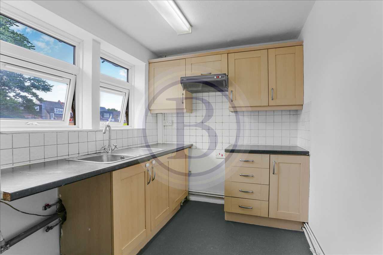 2 bed flat for sale in Lupton Street  - Property Image 5