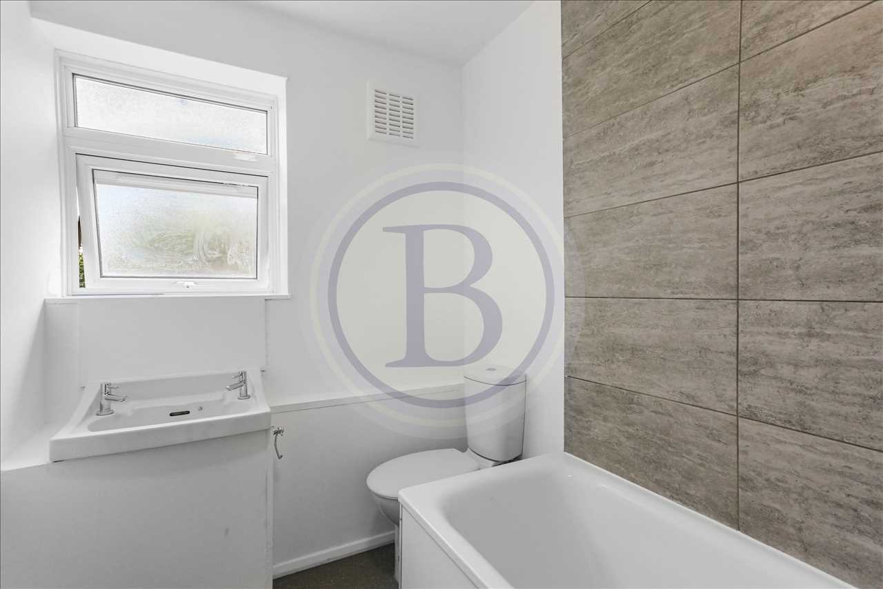 2 bed flat for sale in Lupton Street  - Property Image 7