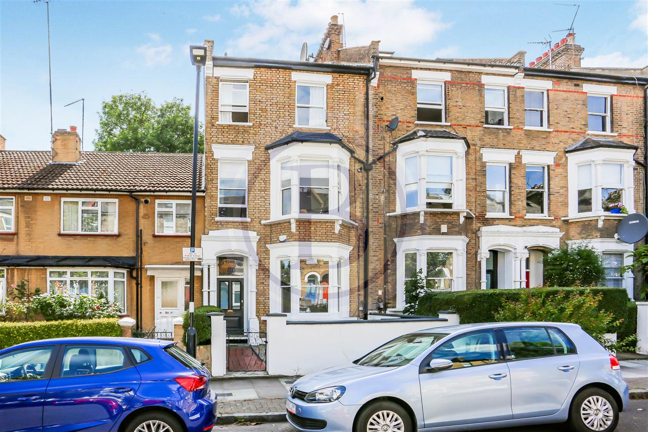 2 bed flat for sale in Huddleston Road 3