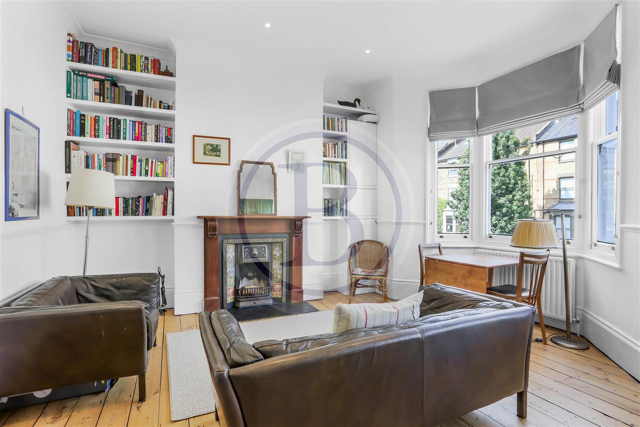 2 bed flat for sale in Huddleston Road  - Property Image 5