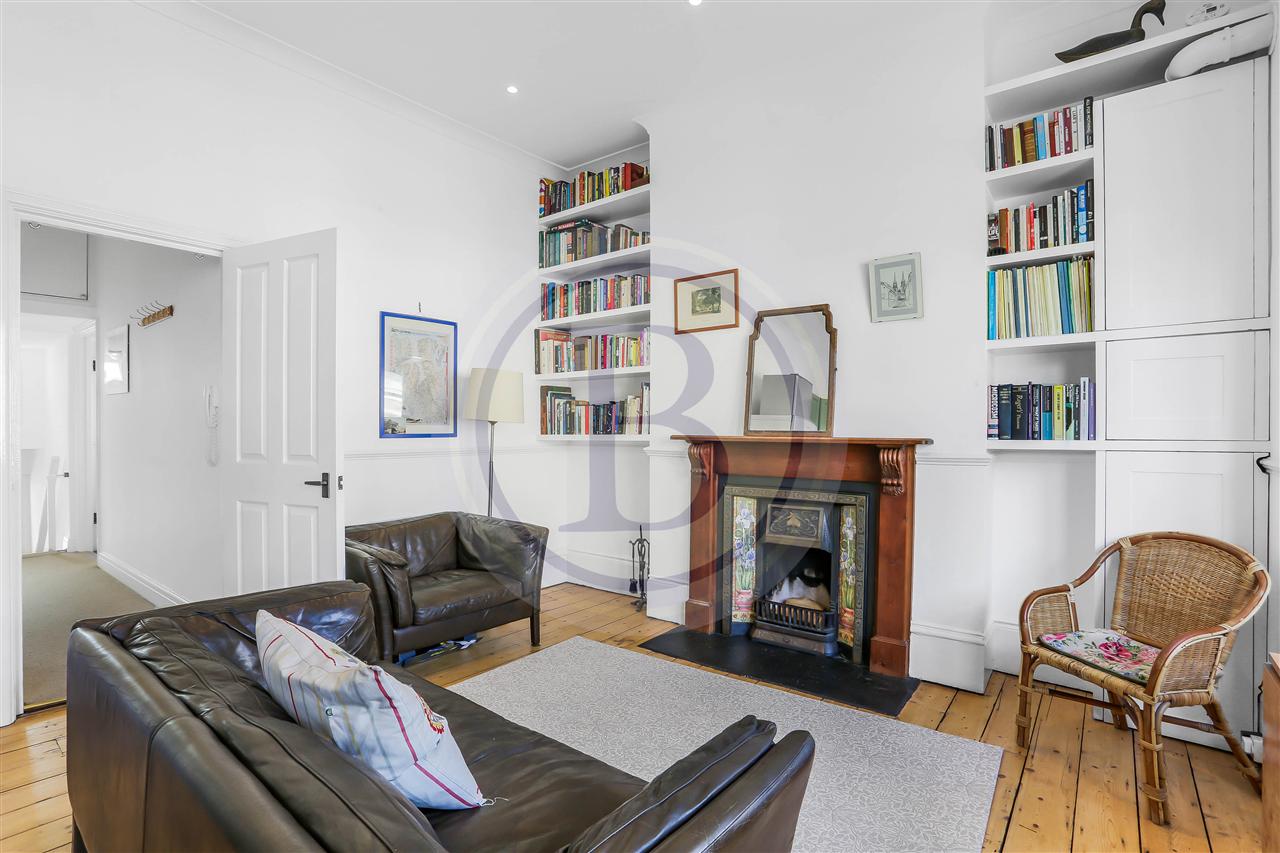 2 bed flat for sale in Huddleston Road 9