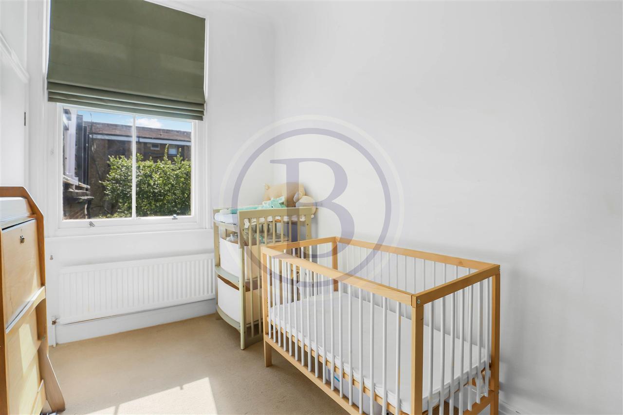 2 bed flat for sale in Huddleston Road 11