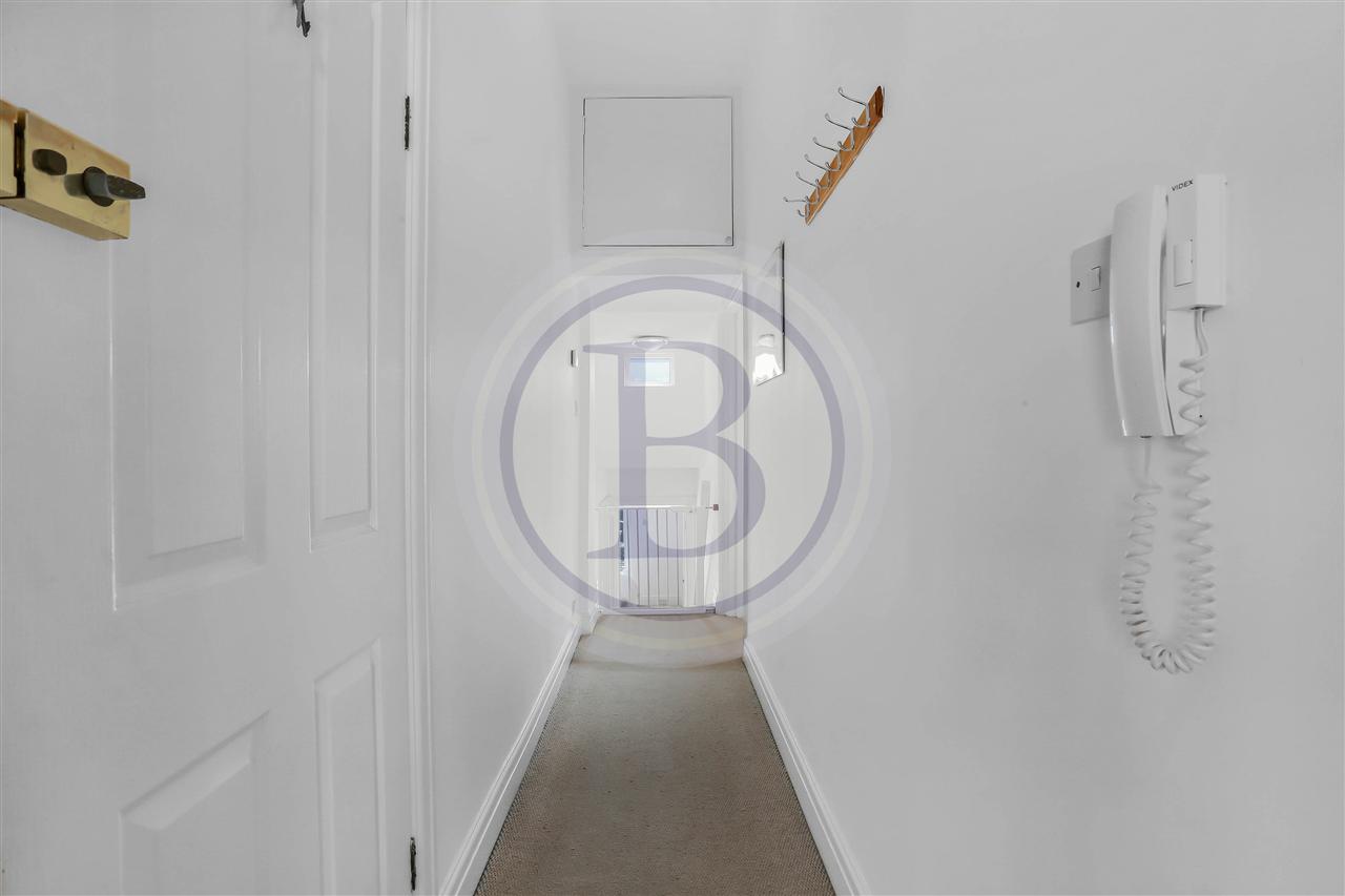 2 bed flat for sale in Huddleston Road  - Property Image 13
