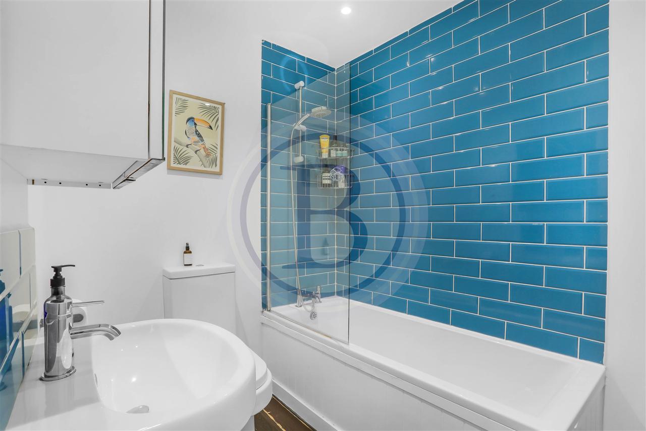 2 bed flat for sale in Huddleston Road  - Property Image 16
