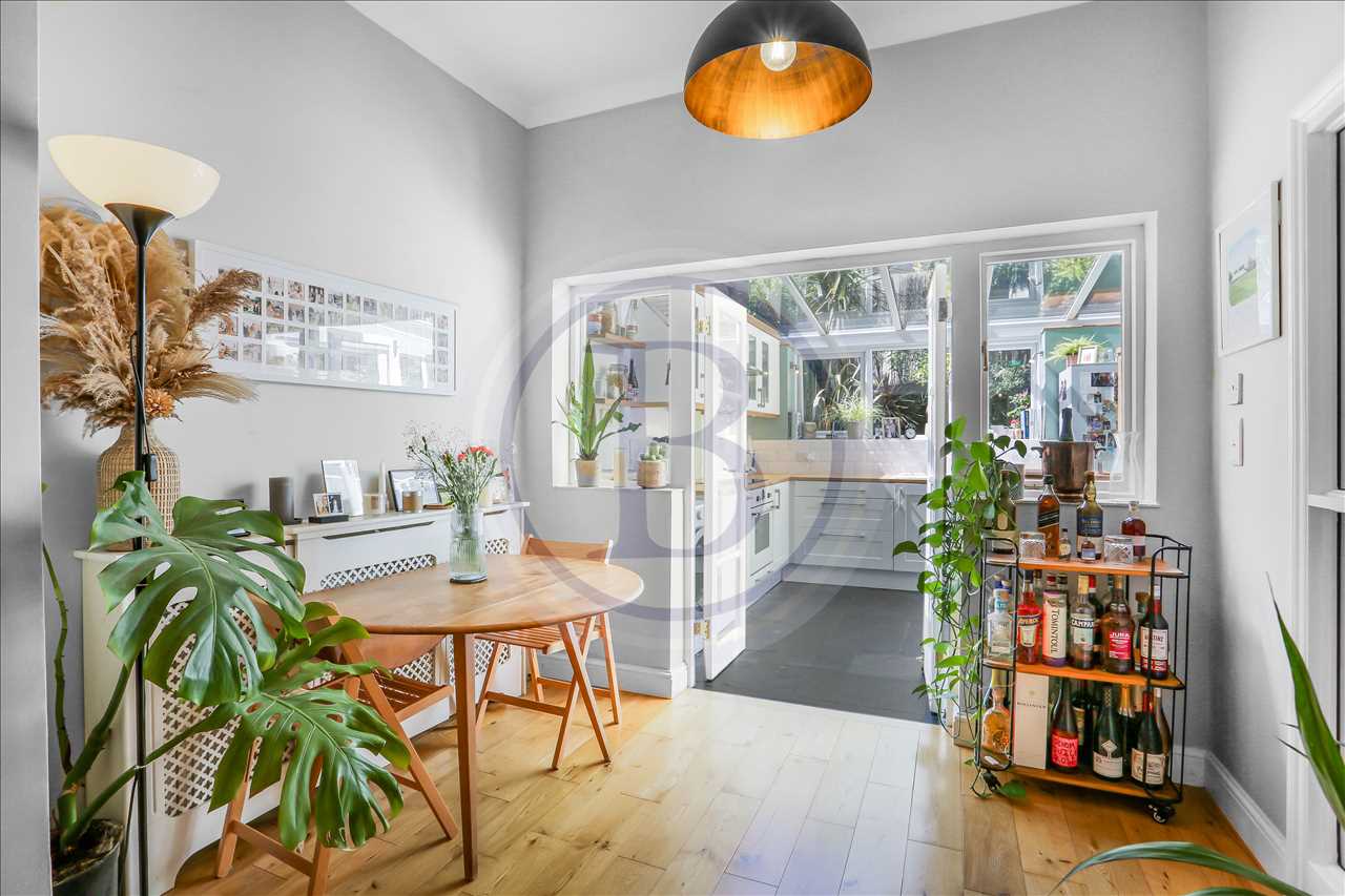 2 bed flat for sale in Windsor Road 4