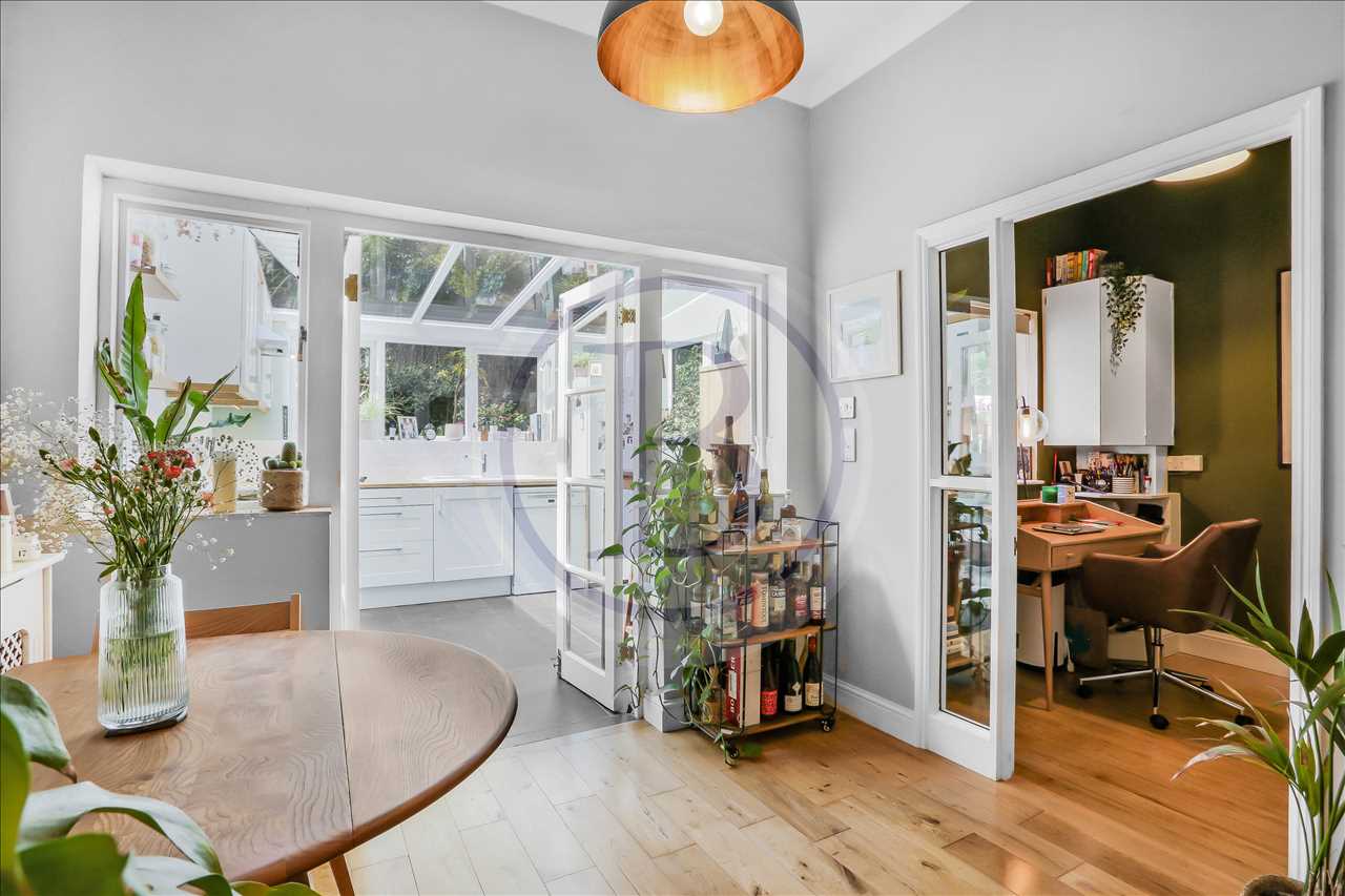 2 bed flat for sale in Windsor Road  - Property Image 11