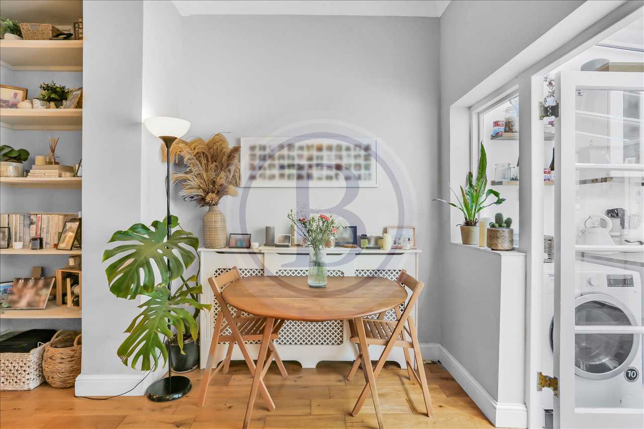 2 bed flat for sale in Windsor Road 11