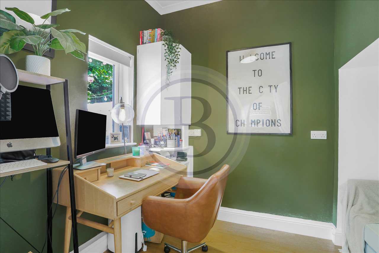 2 bed flat for sale in Windsor Road 13