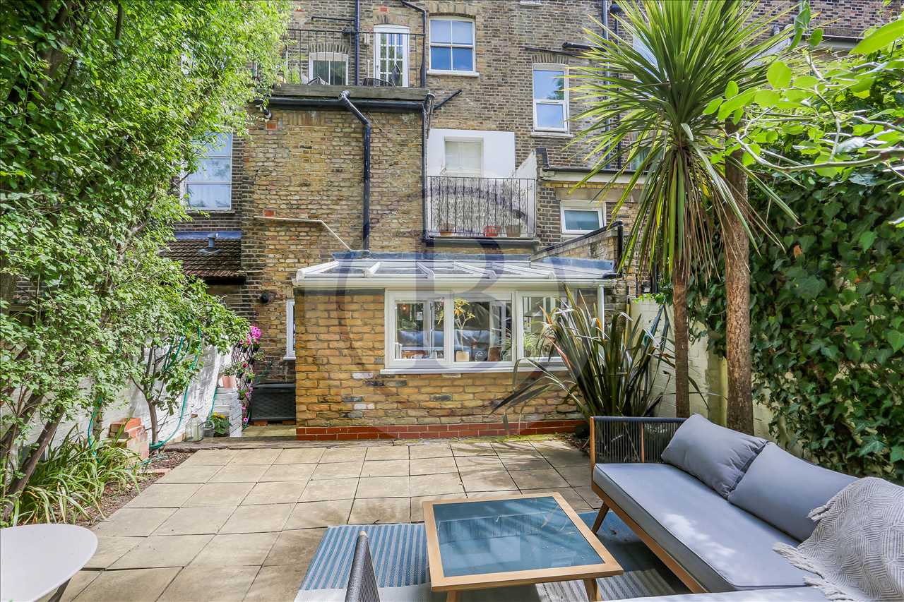 2 bed flat for sale in Windsor Road 20