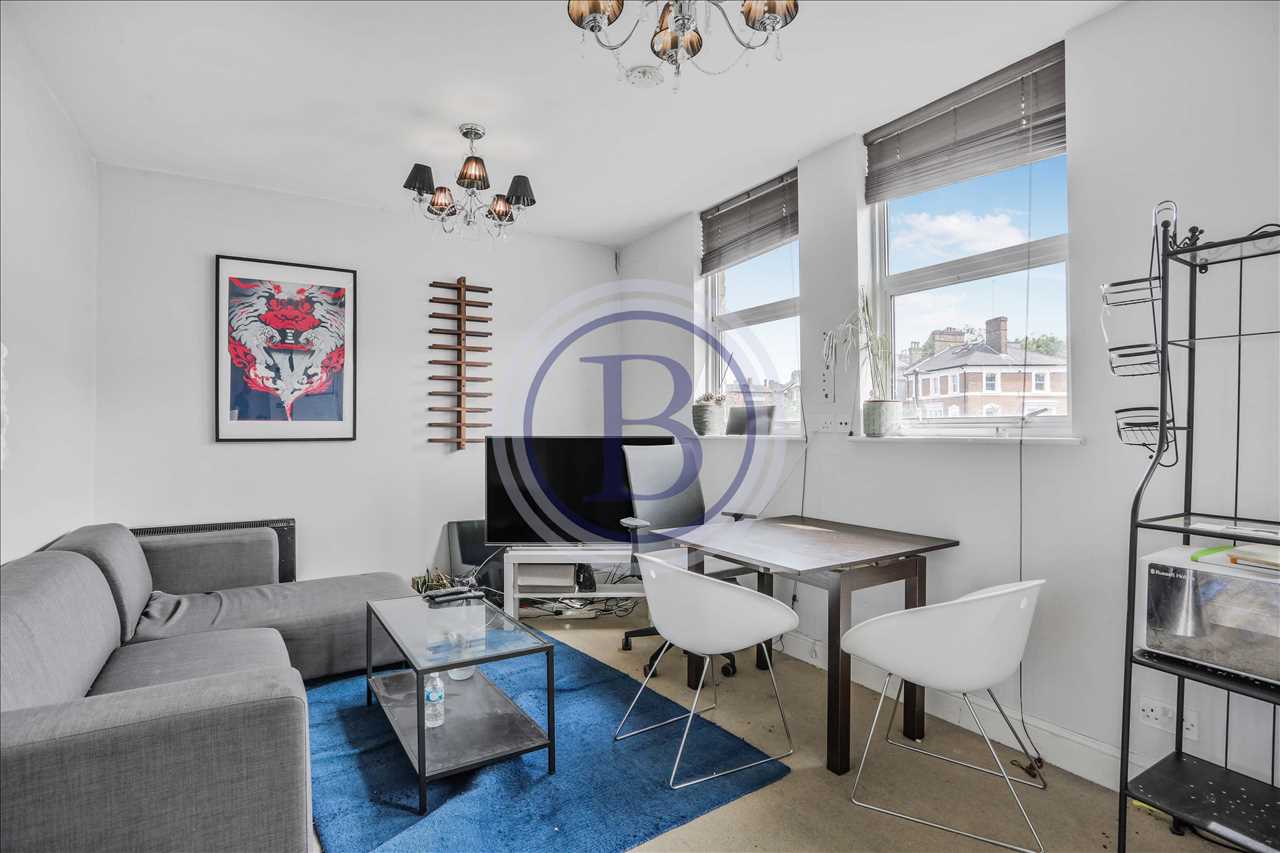 3 bed maisonette for sale in Brecknock Road - Property Image 1