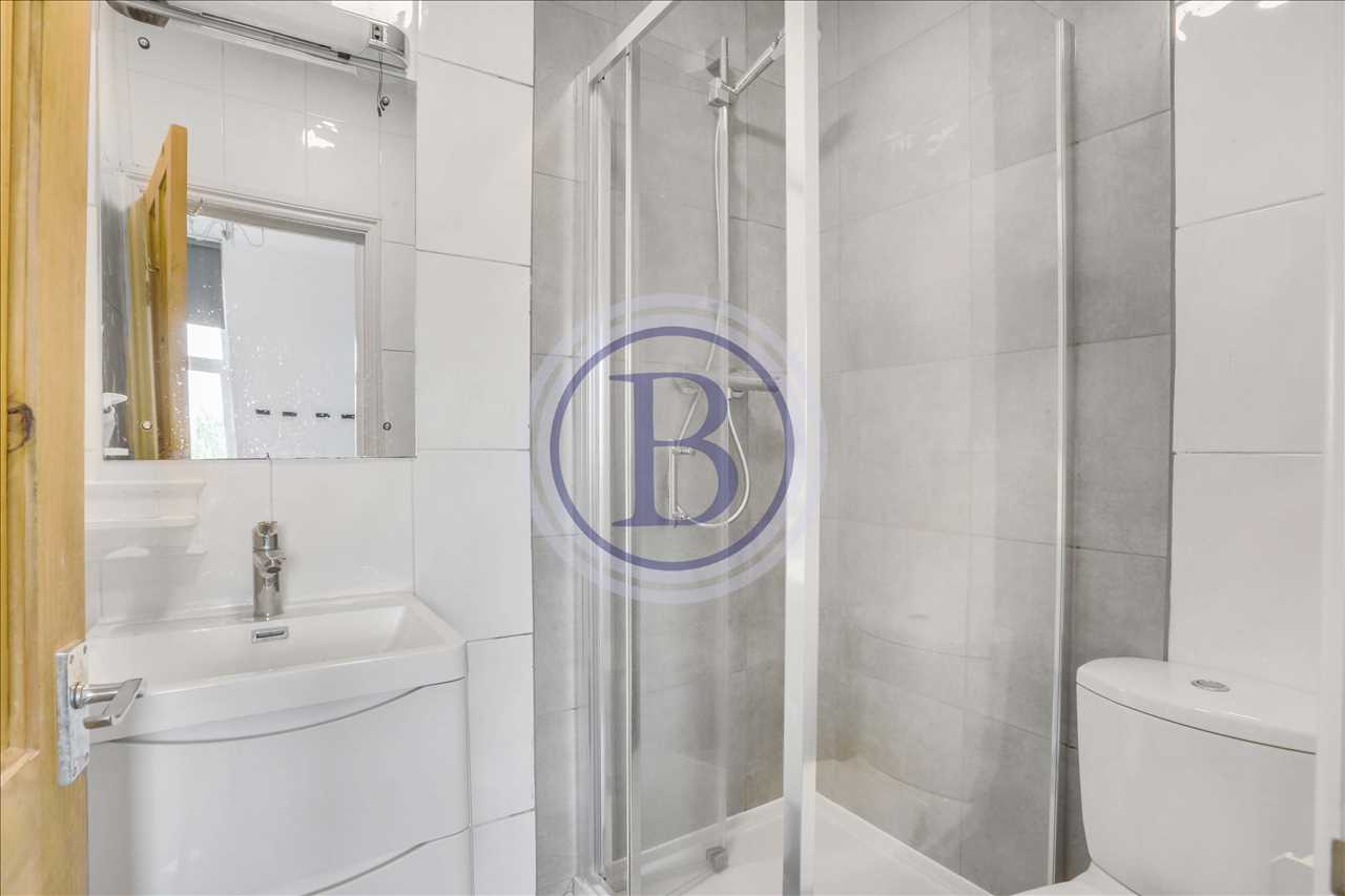 3 bed maisonette for sale in Brecknock Road 10