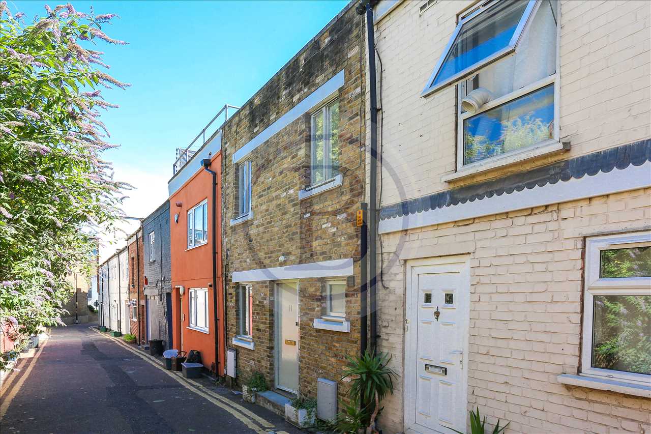 3 bed mews house for sale in Criterion Mews 1