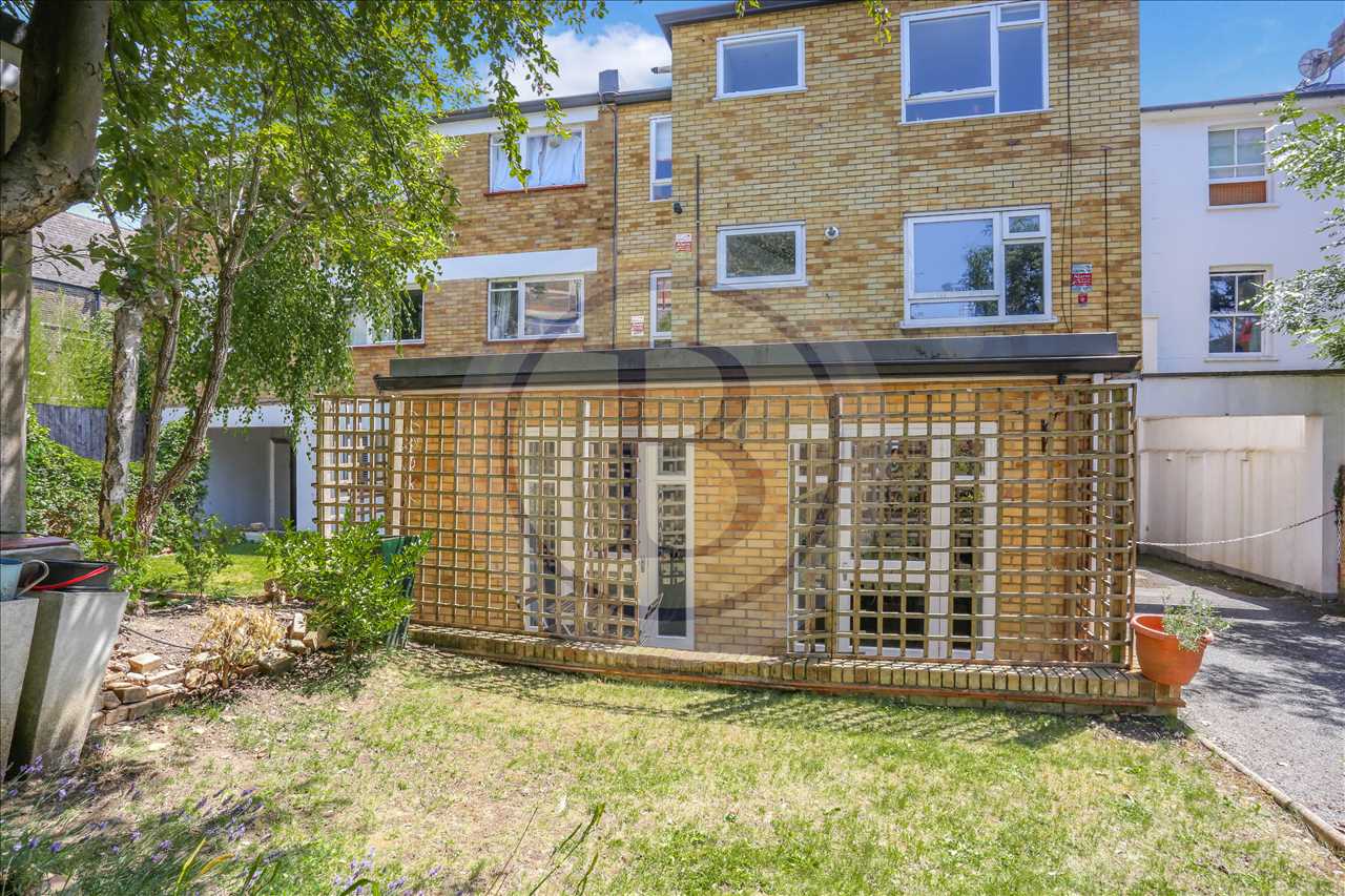 2 bed flat for sale in Chetwynd Road 9