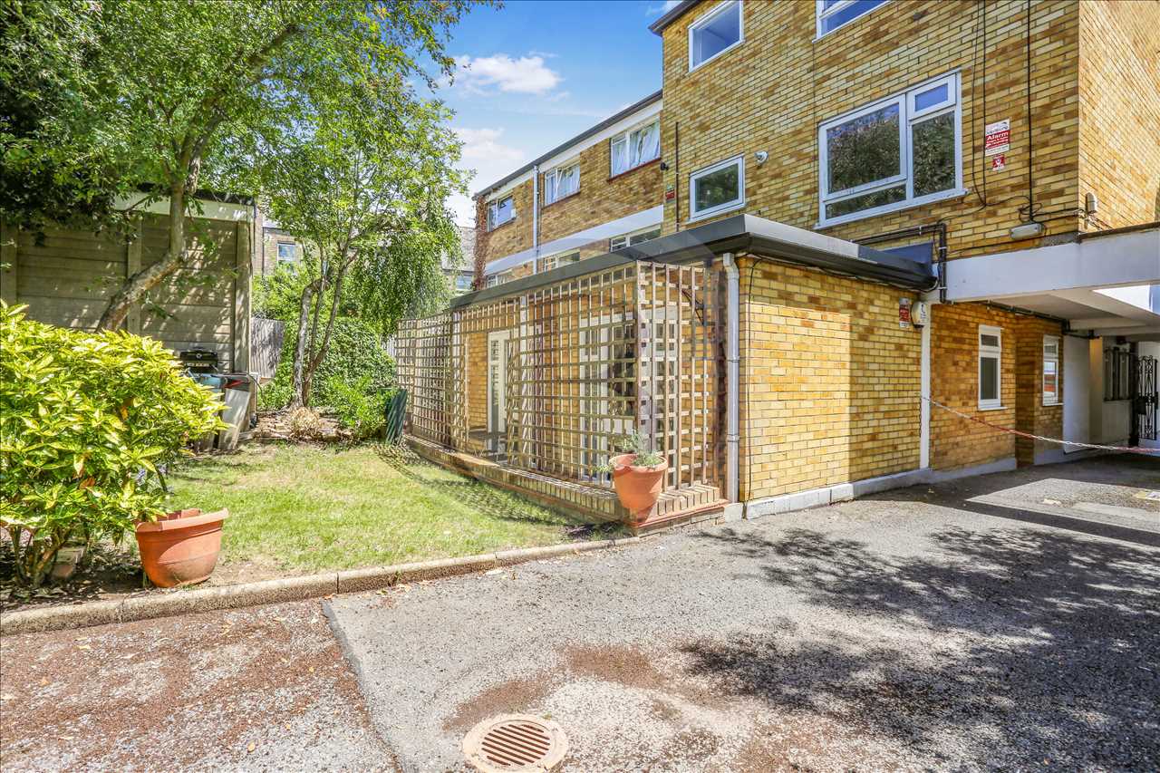 2 bed flat for sale in Chetwynd Road 16