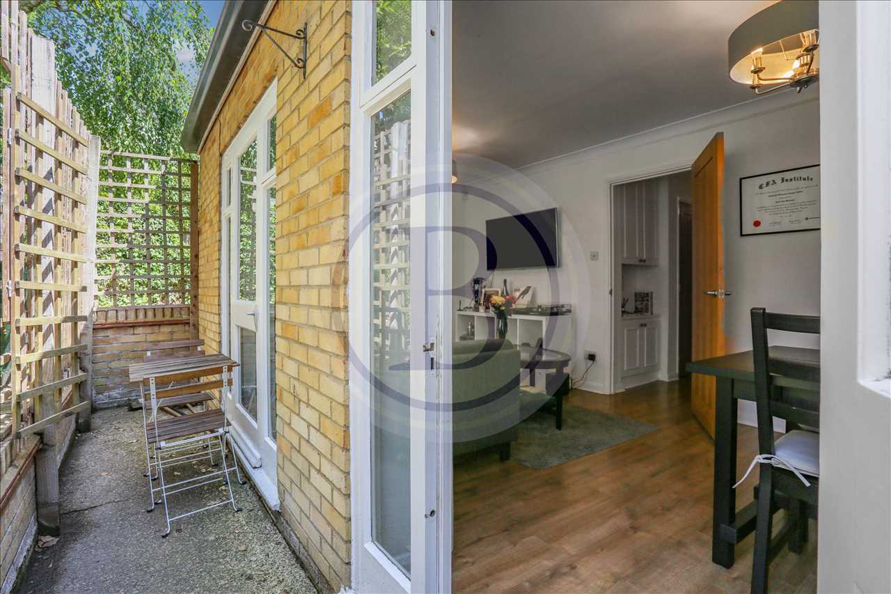 2 bed flat for sale in Chetwynd Road 17