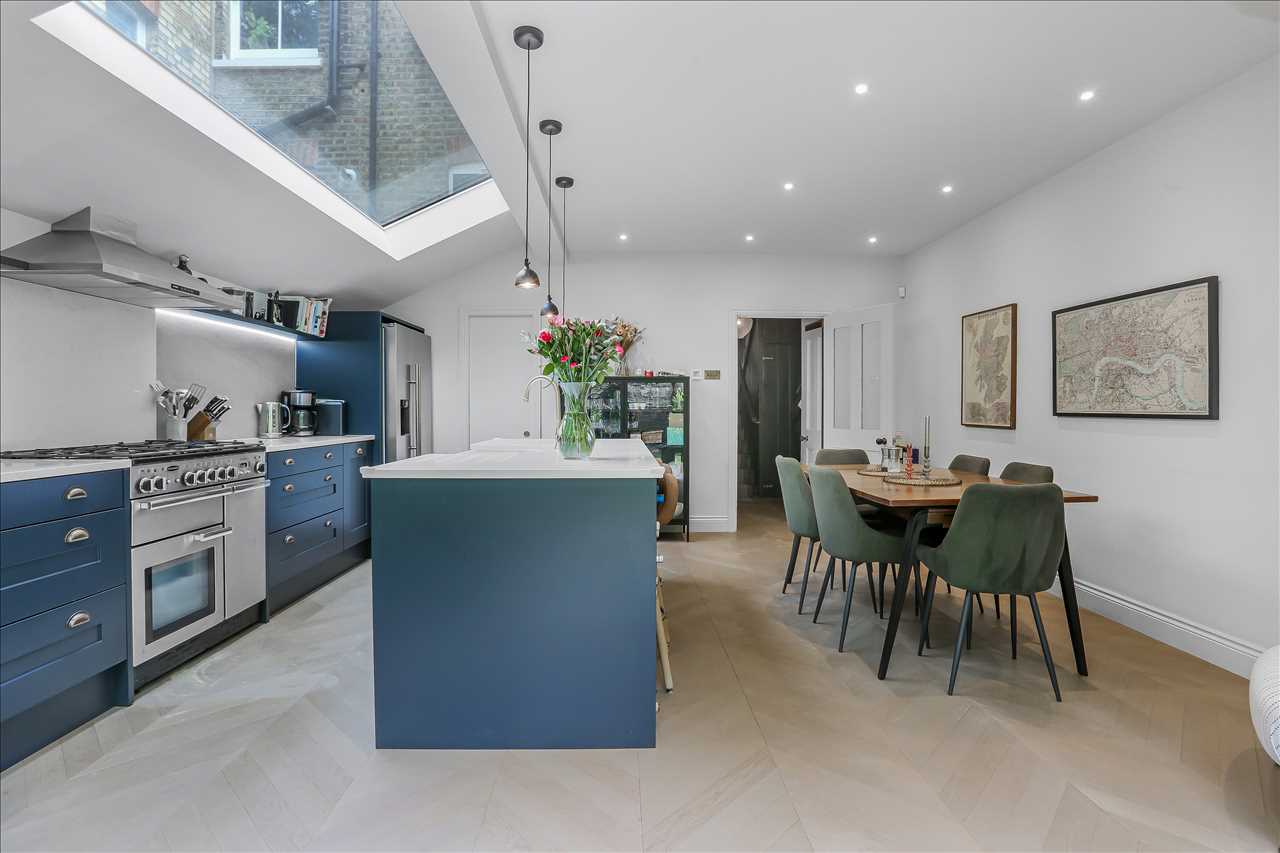 5 bed for sale in Tabley Road 4