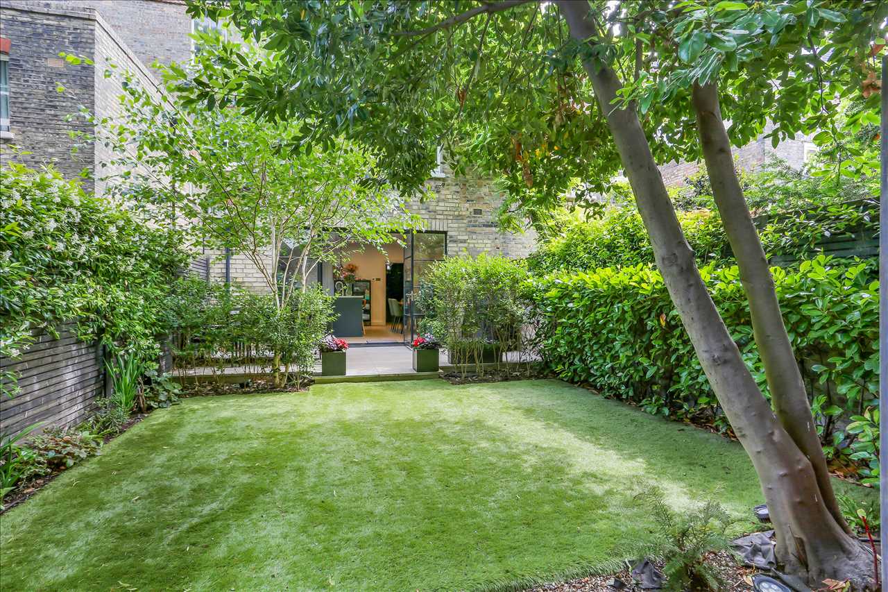 5 bed for sale in Tabley Road 11