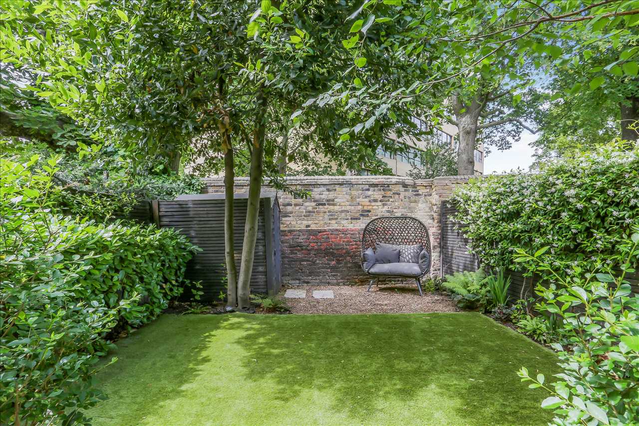 5 bed for sale in Tabley Road 12