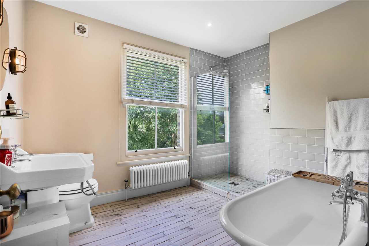 5 bed for sale in Tabley Road 15