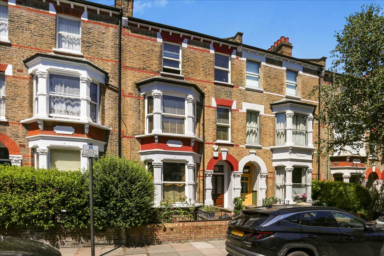 5 bed terraced house for sale in Monnery Road  - Property Image 3