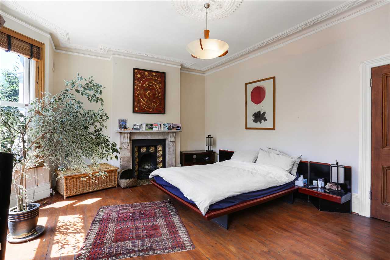 5 bed terraced house for sale in Monnery Road 7
