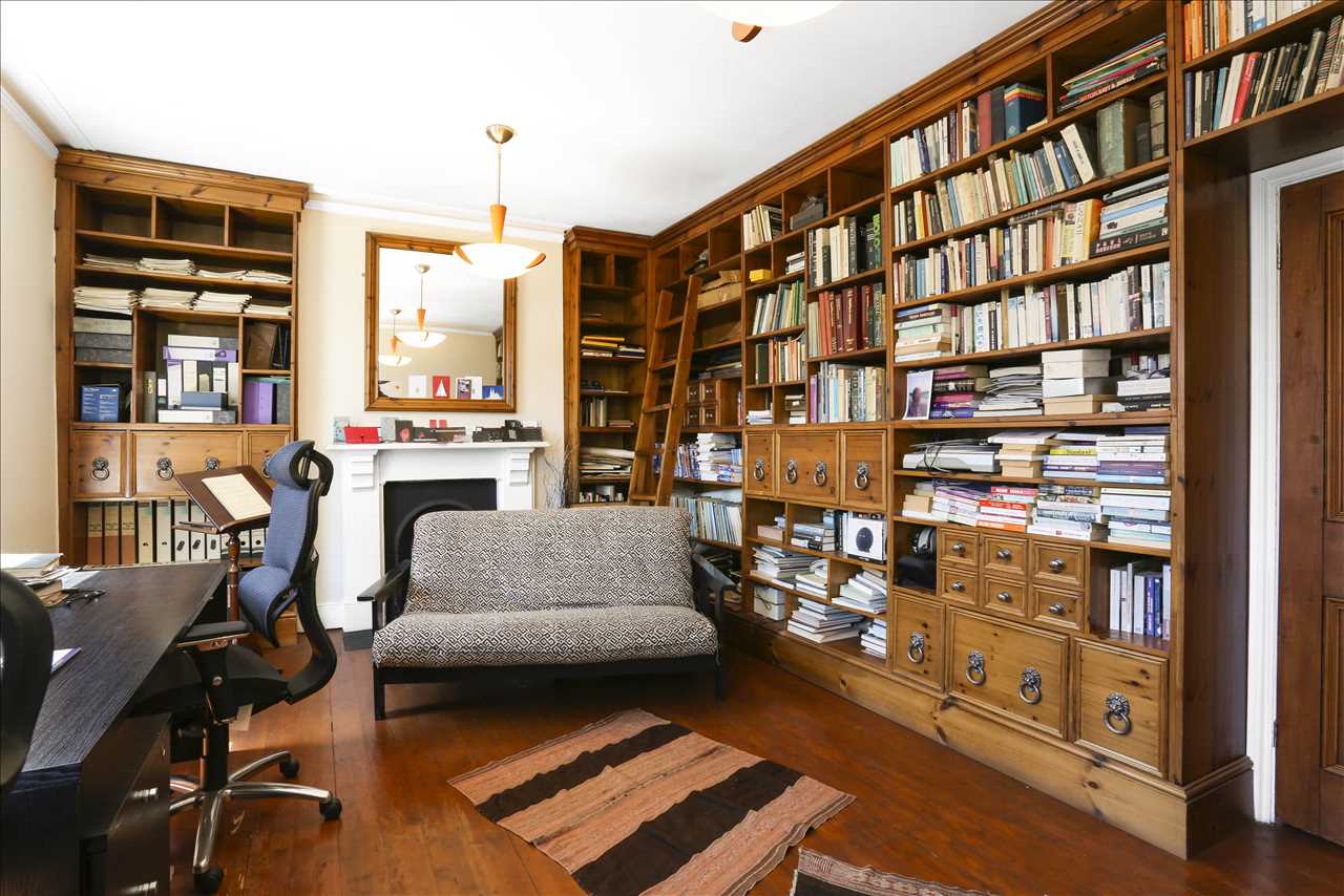 5 bed terraced house for sale in Monnery Road 8