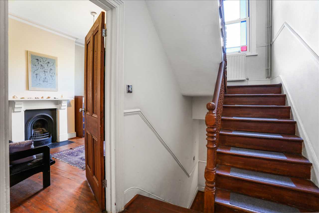 5 bed terraced house for sale in Monnery Road 17