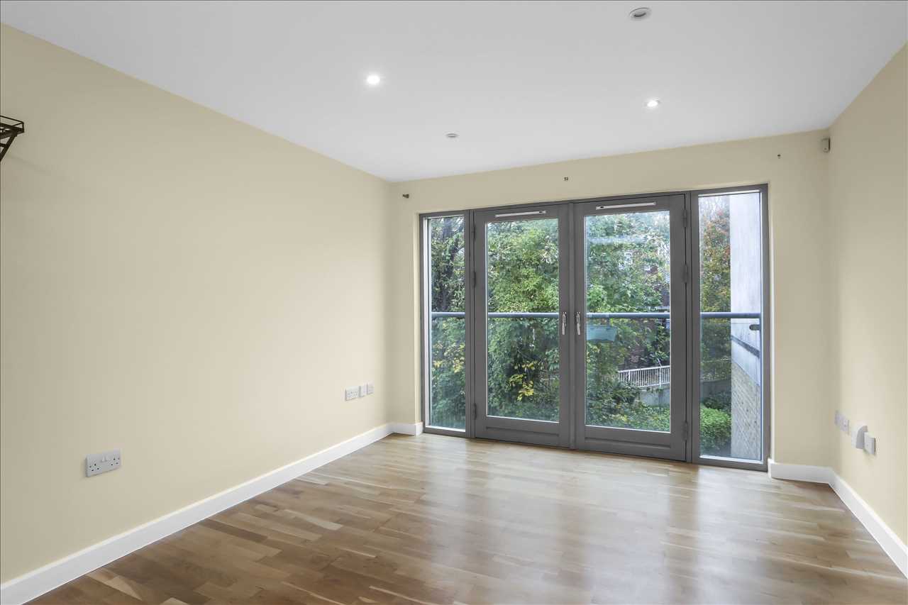 2 bed flat for sale in Ingestre Road 4