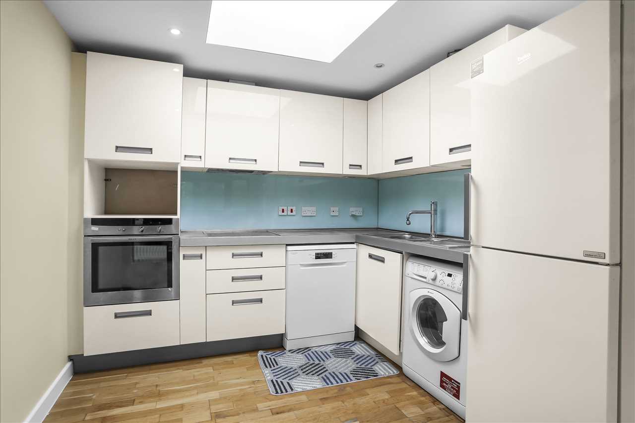 2 bed flat for sale in Ingestre Road  - Property Image 6