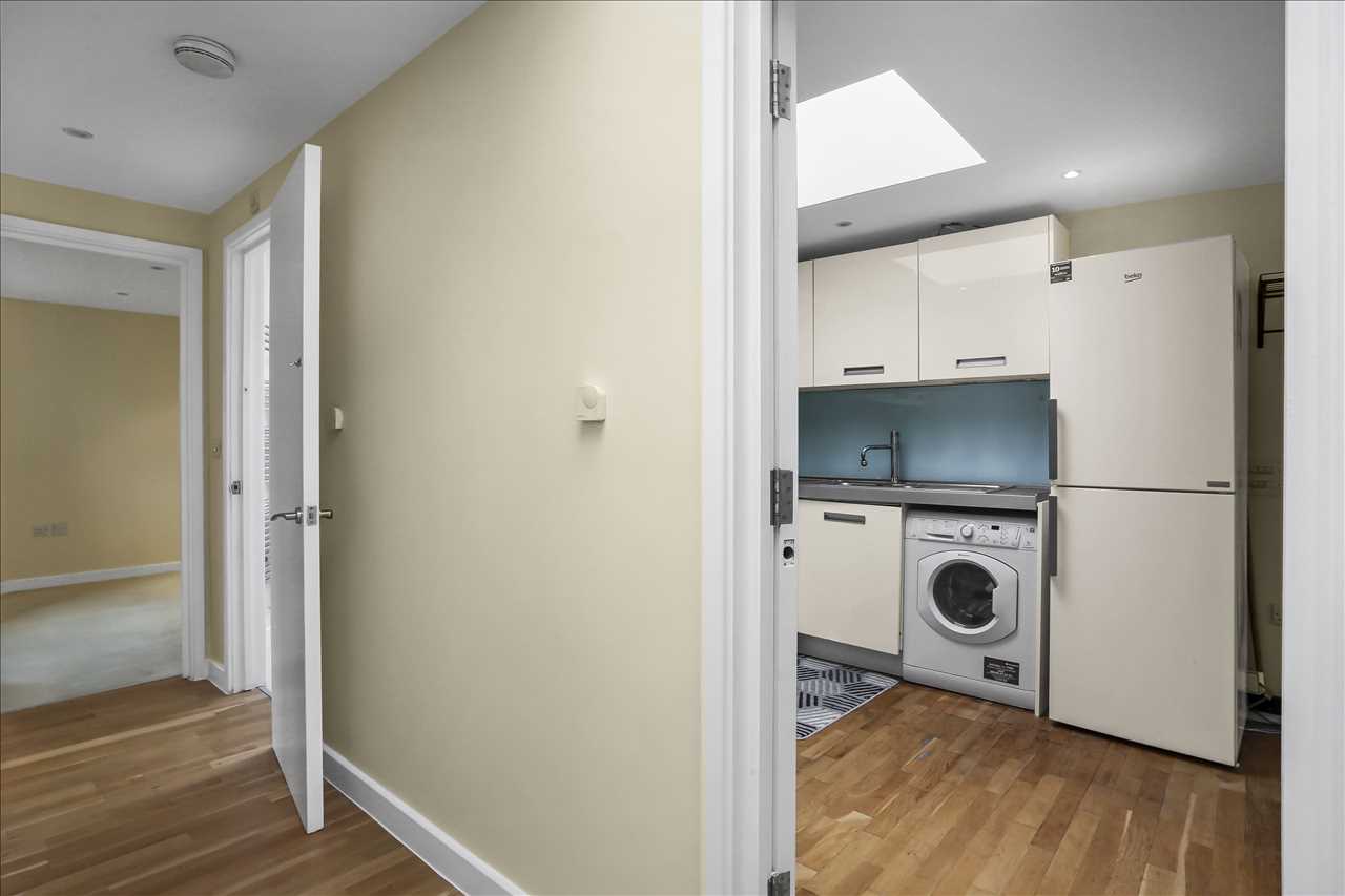 2 bed flat for sale in Ingestre Road 8