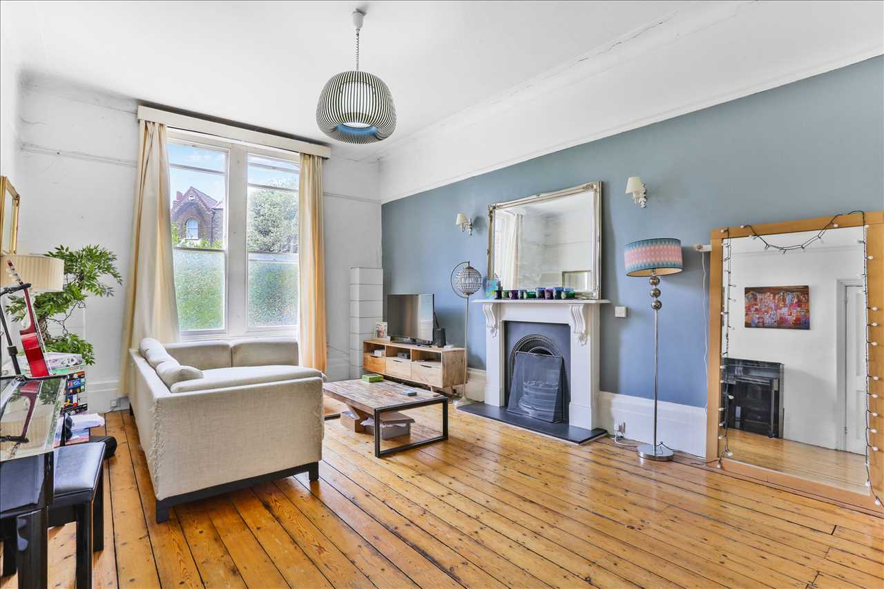 6 bed detached house for sale in Carleton Road 3